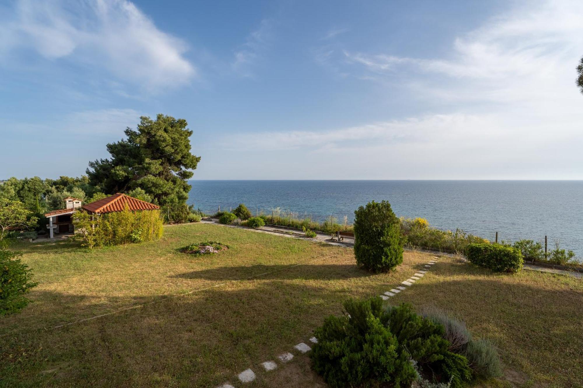 Sunshine House Offering Spectacular Views To Olymp A Apartment Nea Iraklia Exterior photo