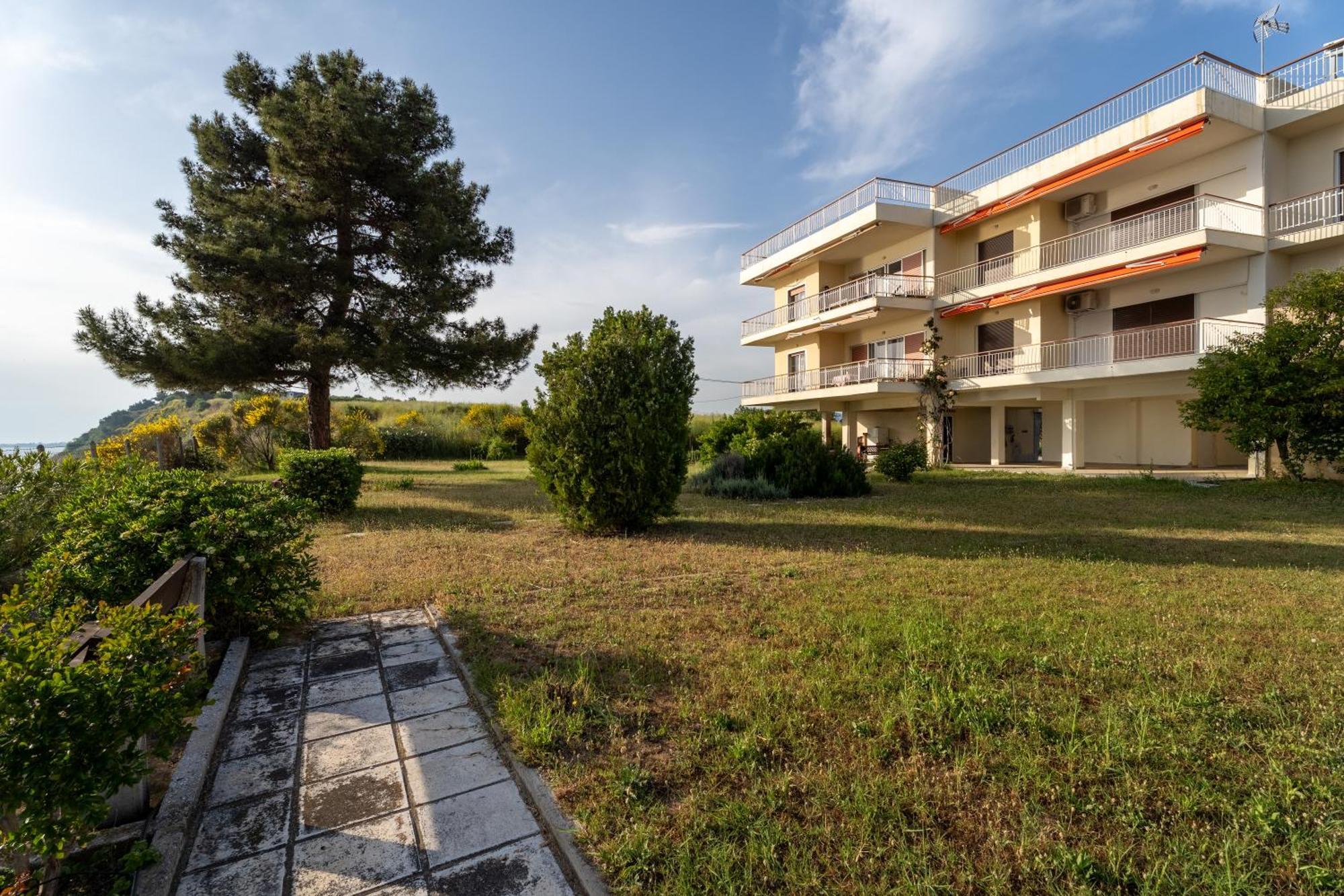 Sunshine House Offering Spectacular Views To Olymp A Apartment Nea Iraklia Exterior photo