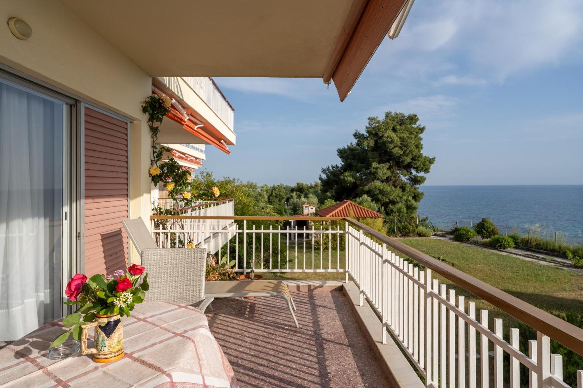 Sunshine House Offering Spectacular Views To Olymp A Apartment Nea Iraklia Exterior photo